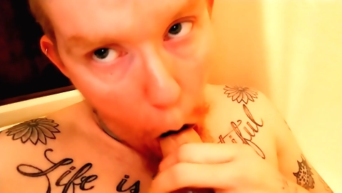 I fuck my body on a webcam from behind in red stockings
