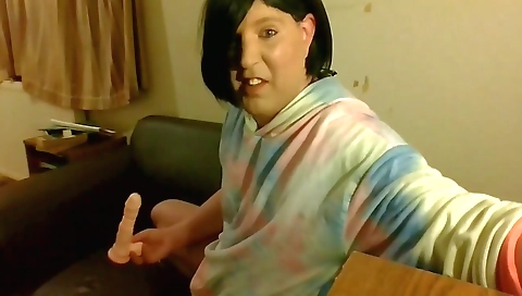 Hot solo tranny video with homemade toy in the bedroom