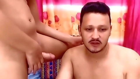 Shemale gives blowjob and ass to mouth in webcam vid