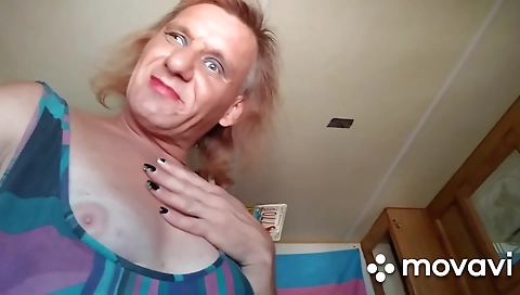 Horny shemale makes an amazing amateur homemade vid