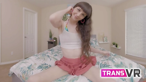 Small tits tranny with a big pussy in amateur solo scene