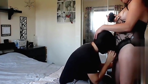 Amateur woman with a small ass fucked her man's cock in doggy style