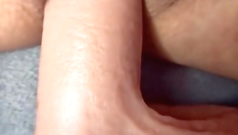 Hot teen gets fucked in her pussy in amateur porn clip