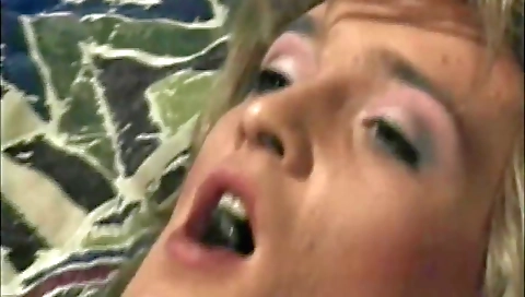 Blonde milf 18+ with a hot body getting her pussy fucked