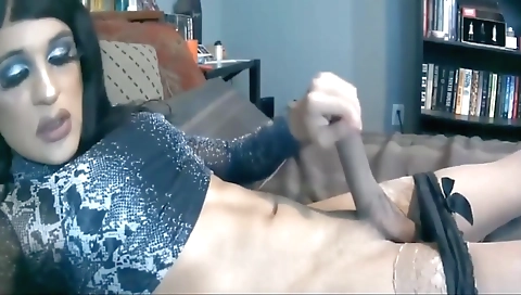 Amateur girl in small and sexy titties on webcam video